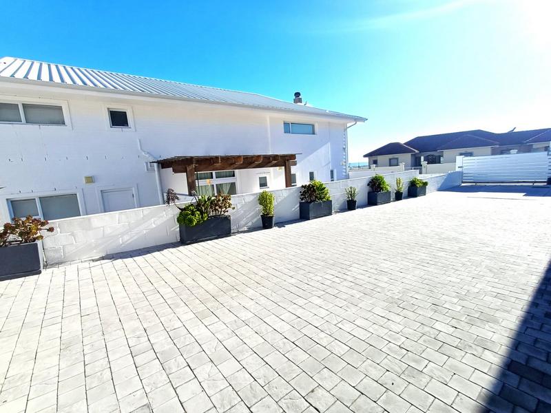 5 Bedroom Property for Sale in Pearl Bay Western Cape